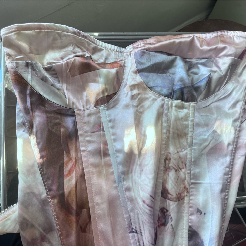 Pretty little things zip up silky bustier